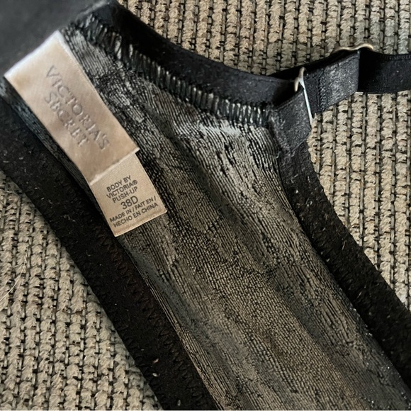 Victoria’s Secret  Bra - Picture 4 of 4